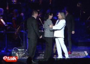 The crowd got a big surprise when the icon brought some special guests on-stage!